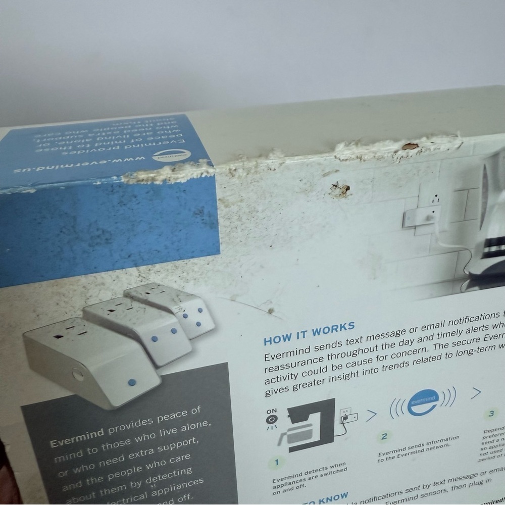 Evermind White Smart Plug Trio - Picture 3 of 7